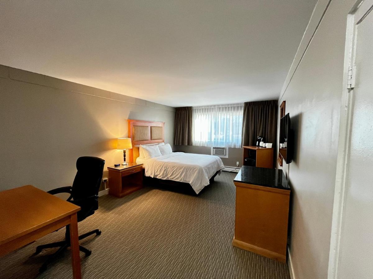 Anavada Inn & Suites - Принс Джордж Екстериор снимка